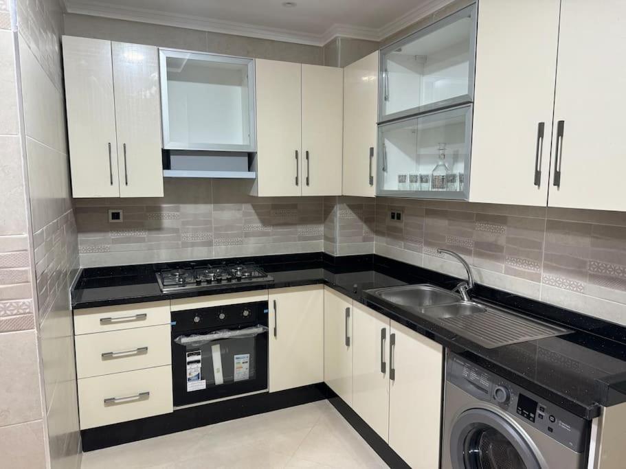Family-Sized Cosy Apartment العرائش المظهر الخارجي الصورة